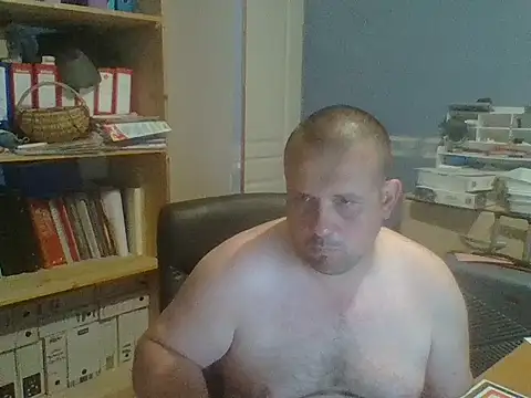 Snapshot of manubm03 chatting on 05-26-26, 10:33 manubm03 online show from 05-26-26, 10:33