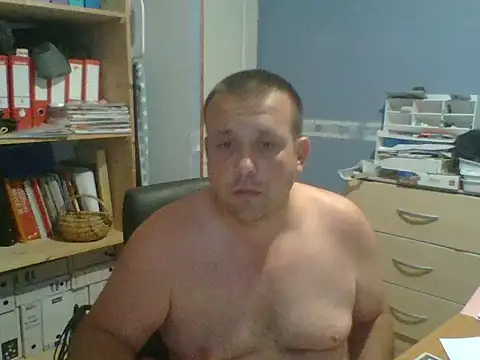 Snapshot of manubm03 chatting on 06-25-26, 03:28 manubm03 online show from 06-25-26, 03:28