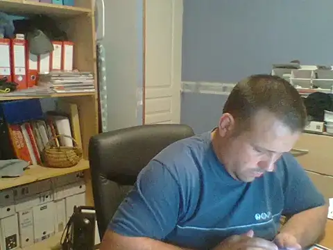 Snapshot of manubm03 chatting on 06-29-26, 07:58 manubm03 online show from 06-29-26, 07:58