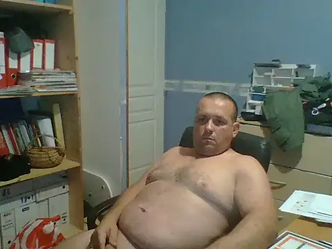 Snapshot of manubm03 chatting on 07-15-26, 06:02 manubm03 online show from 07-15-26, 06:02