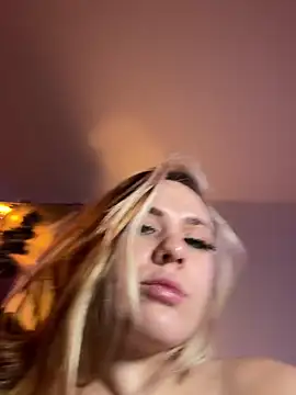 Snapshot of AnjaAmelia chatting on 12-09-24, 06:03 AnjaAmelia online show from 12-09-24, 06:03