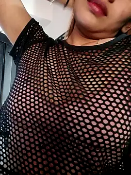 Snapshot of annie-19 chatting on 01-11-25, 05:07 annie-19 online show from 01-11-25, 05:07