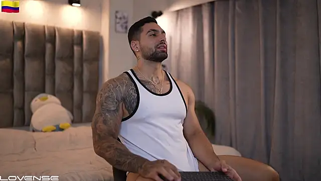 Snapshot of john_king29 chatting on 10-11-25, 12:21 john king29 online show from 10-11-25, 12:21