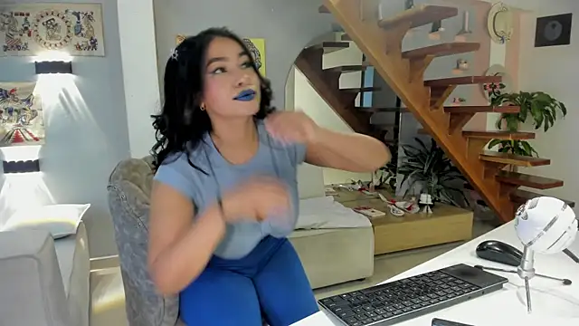 Snapshot of CelesteBreedlove chatting on 10-01-25, 08:04 CelesteBreedlove online show from 10-01-25, 08:04