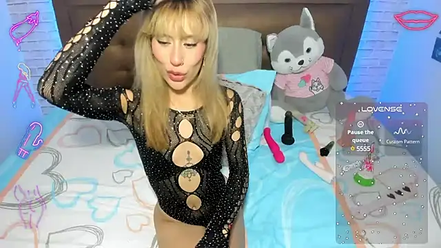 Snapshot of mila_katts chatting on 02-23-25, 07:22 mila katts online show from 02-23-25, 07:22