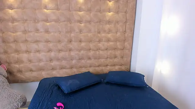 violet giraldo online show from 07-16-26, 06:58