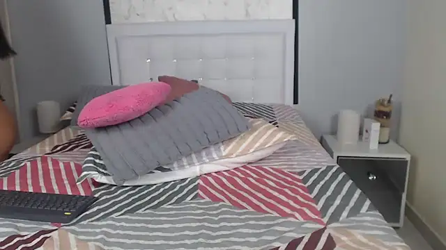 Snapshot of Sofia_Blosom chatting on 02-12-25, 06:51 Sofia Blosom online show from 02-12-25, 06:51