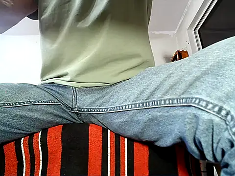 Snapshot of manan28 chatting on 09-12-25, 09:53 manan28 online show from 09-12-25, 09:53