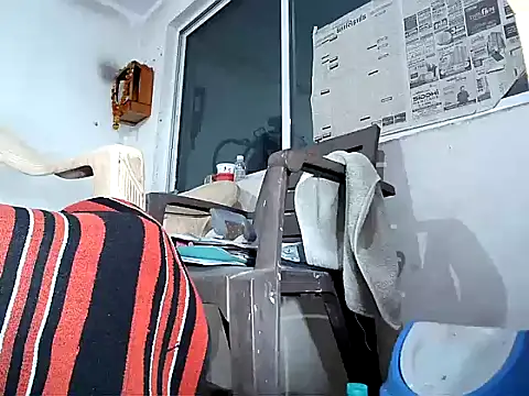 Snapshot of manan28 chatting on 11-08-25, 12:38 manan28 online show from 11-08-25, 12:38