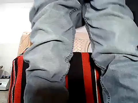 Snapshot of manan28 chatting on 11-11-25, 11:43 manan28 online show from 11-11-25, 11:43