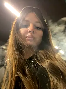 Snapshot of KrisMagnoly chatting on 10-15-25, 04:40 KrisMagnoly online show from 10-15-25, 04:40