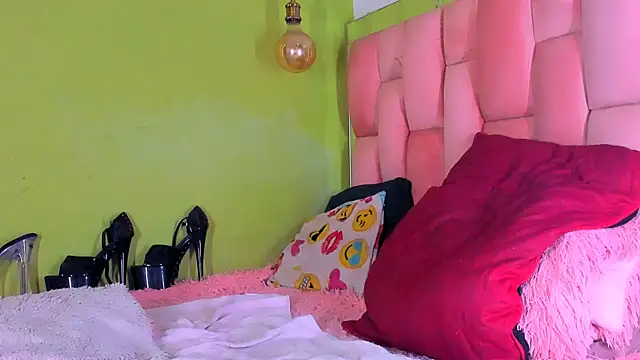 the queen aleja online show from 12-27-24, 04:58