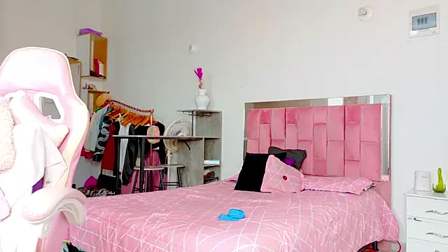 the queen aleja online show from 03-28-26, 12:49