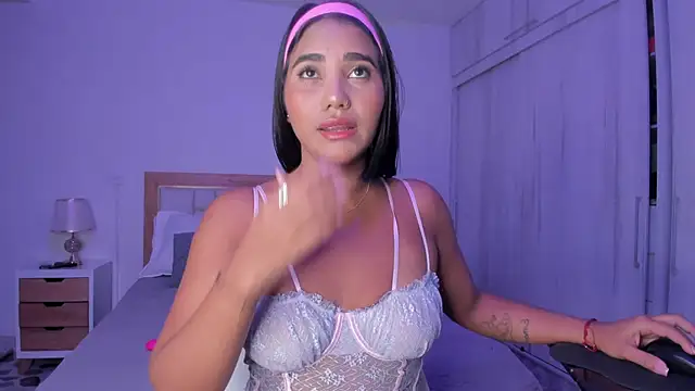 Snapshot of mia_hank chatting on 03-10-25, 11:42 mia hank online show from 03-10-25, 11:42