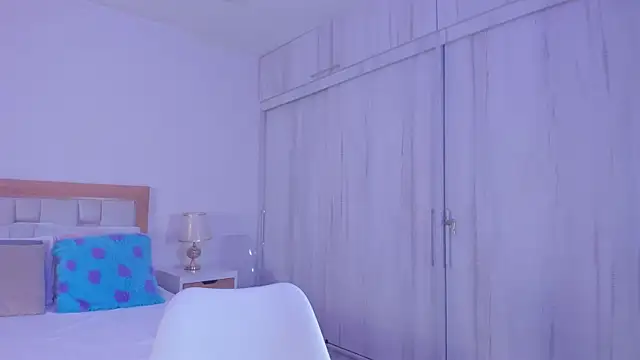 Snapshot of mia_hank chatting on 11-22-25, 11:42 mia hank online show from 11-22-25, 11:42