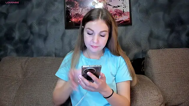 CassieMils online show from 11-05-25, 04:18