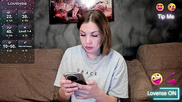 CassieMils online show from 05-06-26, 09:25
