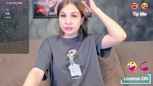 CassieMils online show from 06-09-26, 01:23
