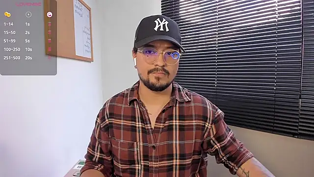 Snapshot of DaviidEvans_ chatting on 12-07-24, 06:37 DaviidEvans online show from 12-07-24, 06:37