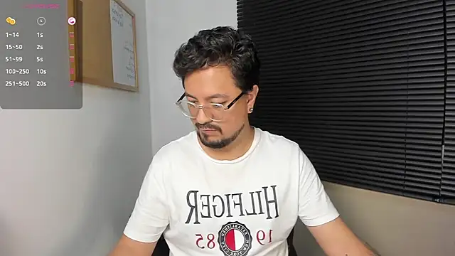 Snapshot of DaviidEvans_ chatting on 12-11-24, 01:26 DaviidEvans online show from 12-11-24, 01:26