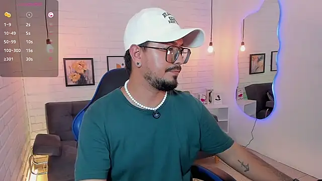 Snapshot of DaviidEvans_ chatting on 09-14-25, 02:11 DaviidEvans online show from 09-14-25, 02:11