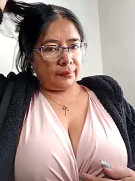   valentina18 online show from 02-17-25, 04:15