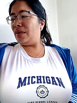   valentina18 online show from 02-21-25, 01:11