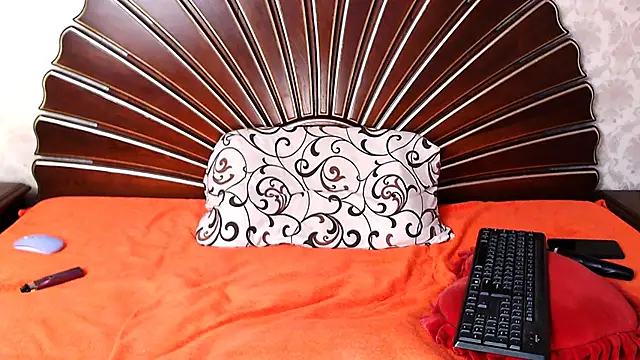 Snapshot of PrettyHairyBlonde chatting on 12-23-24, 07:49 PrettyHairyBlonde online show from 12-23-24, 07:49