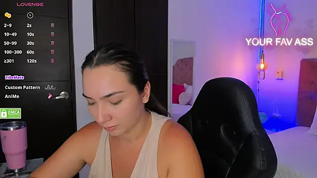 Snapshot of ava_blue chatting on 01-22-25, 07:56 ava blue online show from 01-22-25, 07:56