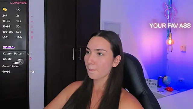 Snapshot of ava_blue chatting on 01-25-25, 10:50 ava blue online show from 01-25-25, 10:50