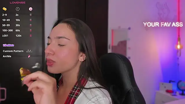 Snapshot of ava_blue chatting on 02-19-25, 10:42 ava blue online show from 02-19-25, 10:42