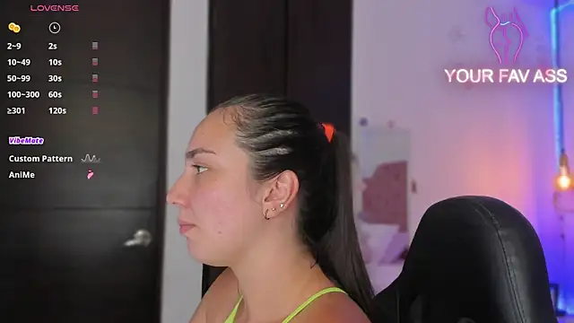 Snapshot of ava_blue chatting on 03-05-25, 07:38 ava blue online show from 03-05-25, 07:38