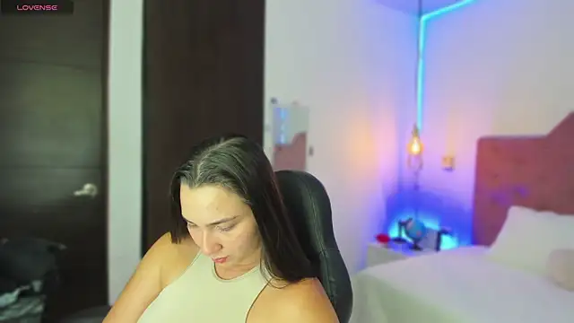 Snapshot of ava_blue chatting on 03-21-25, 07:46 ava blue online show from 03-21-25, 07:46