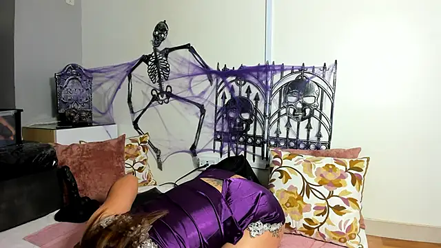 Snapshot of beauti_wild25 chatting on 10-13-25, 07:14 beauti wild25 online show from 10-13-25, 07:14