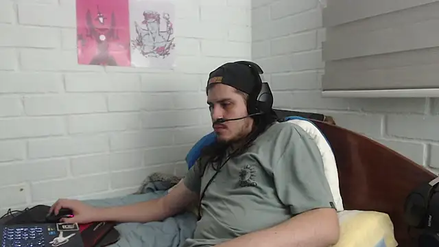 hung weeb online show from 02-17-25, 04:31