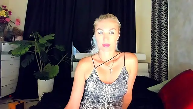 Snapshot of _SABOTAGE_ chatting on 06-20-26, 01:41 SABOTAGE online show from 06-20-26, 01:41