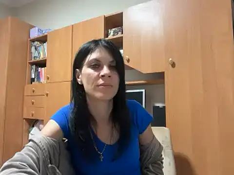 Snapshot of InjaAtHome chatting on 06-19-26, 09:40 InjaAtHome online show from 06-19-26, 09:40