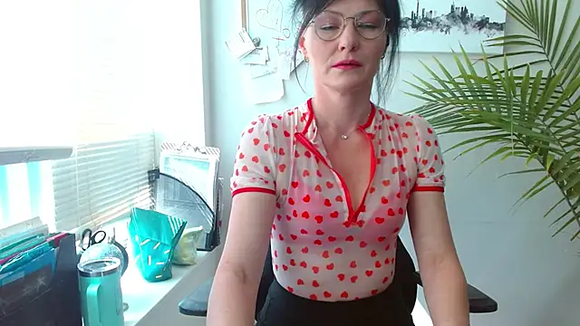 Snapshot of City_Kat chatting on 06-08-26, 03:01 City Kat online show from 06-08-26, 03:01