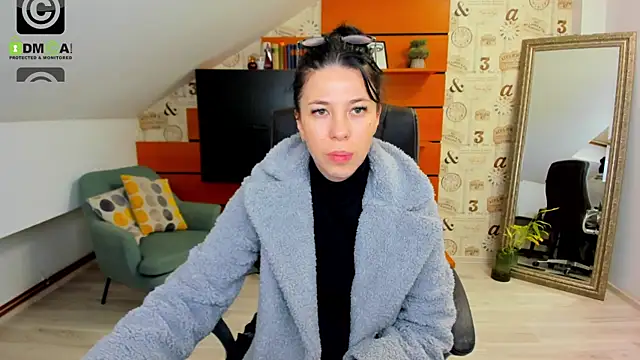 EmillyTaylor online show from 01-31-25, 03:41