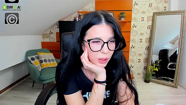 EmillyTaylor online show from 02-10-25, 07:47