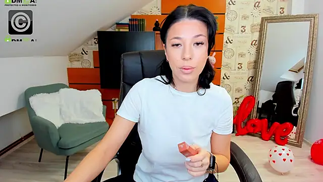 EmillyTaylor online show from 02-19-25, 04:23