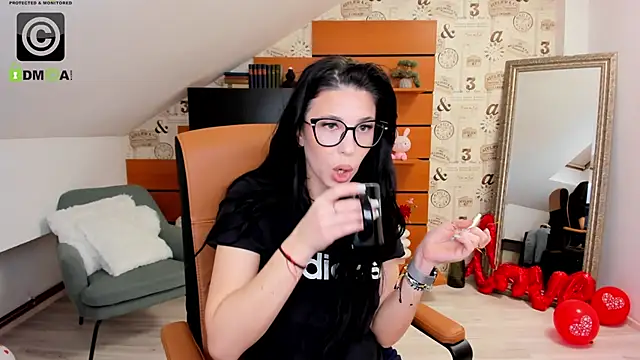 EmillyTaylor online show from 03-13-25, 04:38