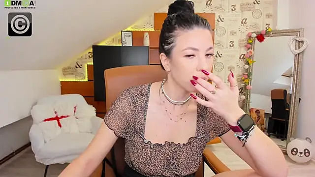 EmillyTaylor online show from 12-20-25, 05:03