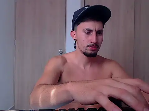 Snapshot of ChrisDamon chatting on 09-19-25, 02:40 ChrisDamon online show from 09-19-25, 02:40