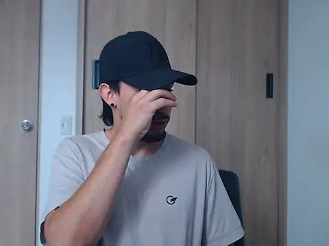 Snapshot of ChrisDamon chatting on 11-05-25, 12:49 ChrisDamon online show from 11-05-25, 12:49