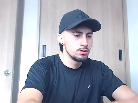 Snapshot of ChrisDamon chatting on 11-08-25, 01:33 ChrisDamon online show from 11-08-25, 01:33