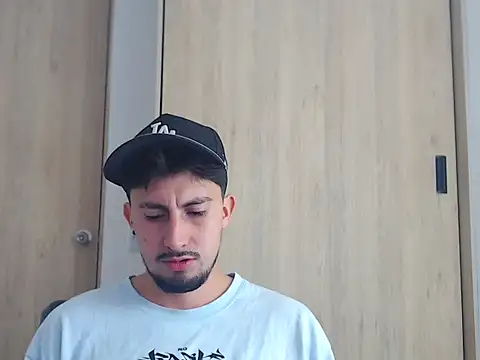 Snapshot of ChrisDamon chatting on 11-18-25, 10:41 ChrisDamon online show from 11-18-25, 10:41