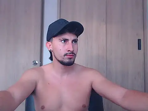 Snapshot of ChrisDamon chatting on 11-23-25, 11:32 ChrisDamon online show from 11-23-25, 11:32