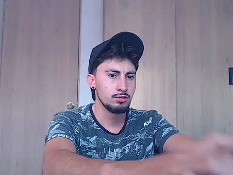 Snapshot of ChrisDamon chatting on 11-25-25, 11:32 ChrisDamon online show from 11-25-25, 11:32