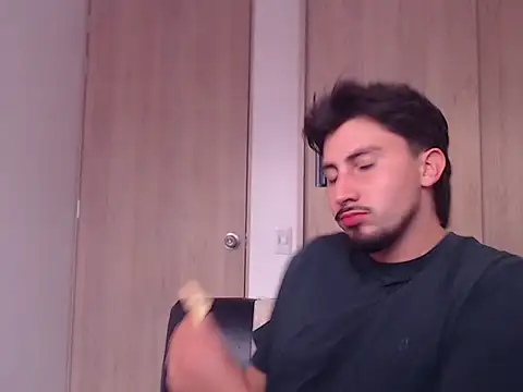 Snapshot of ChrisDamon chatting on 11-30-25, 11:58 ChrisDamon online show from 11-30-25, 11:58